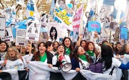 Argentine women march against femicide.
