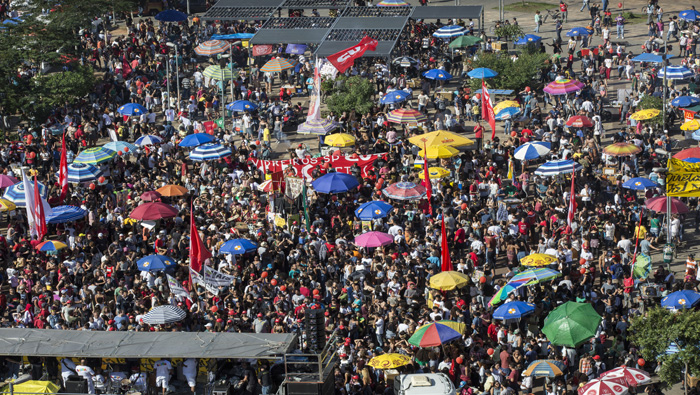 Miles de brasileños estuvieron en Sao Paulo porque quieren elecciones directas.