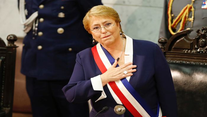 Bachelet consiguió llegar este lunes a Ottawa, pese a sufrir retrasos en su vuelo, debido a fallas en el avión.