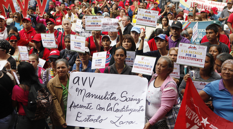 El pueblo revolucionario reiteró su rechazo al terrorismo y a las protestas violentas de la derecha, que intentan desestabilizar el Gobierno Bolivariano.