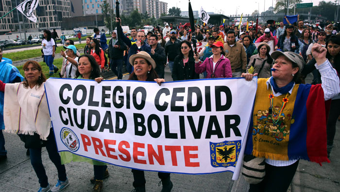 Las protestas continuarán este lunes con marchas programadas en Bogotá.