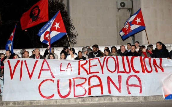 Voces en favor de la Revolución Cubana.