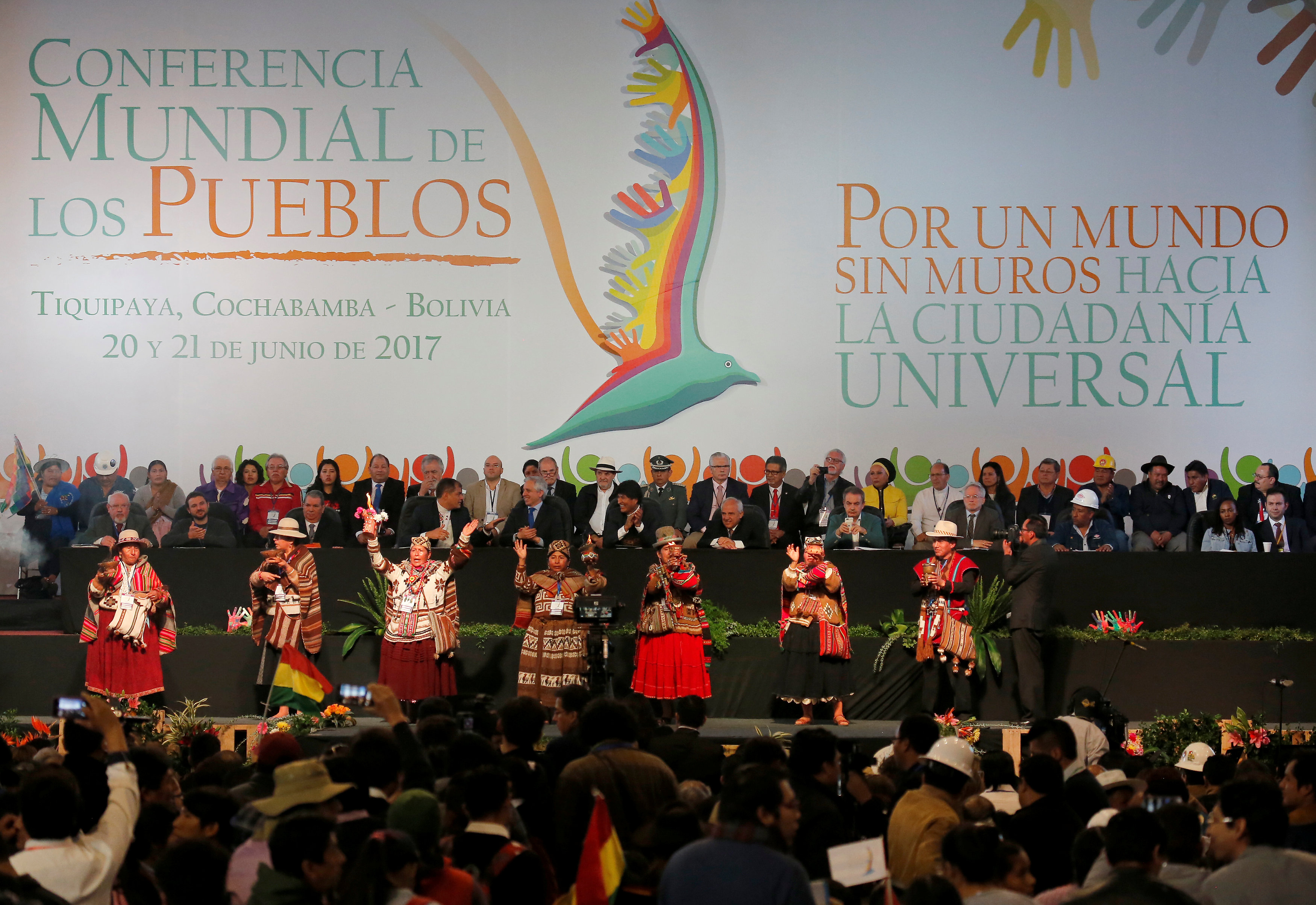 El mandatario boliviano asistió a la Conferencia de los Pueblos, donde la izquierda latinoamericana y mundial debatirá sobre el racismo y la xenofobia en el mundo.