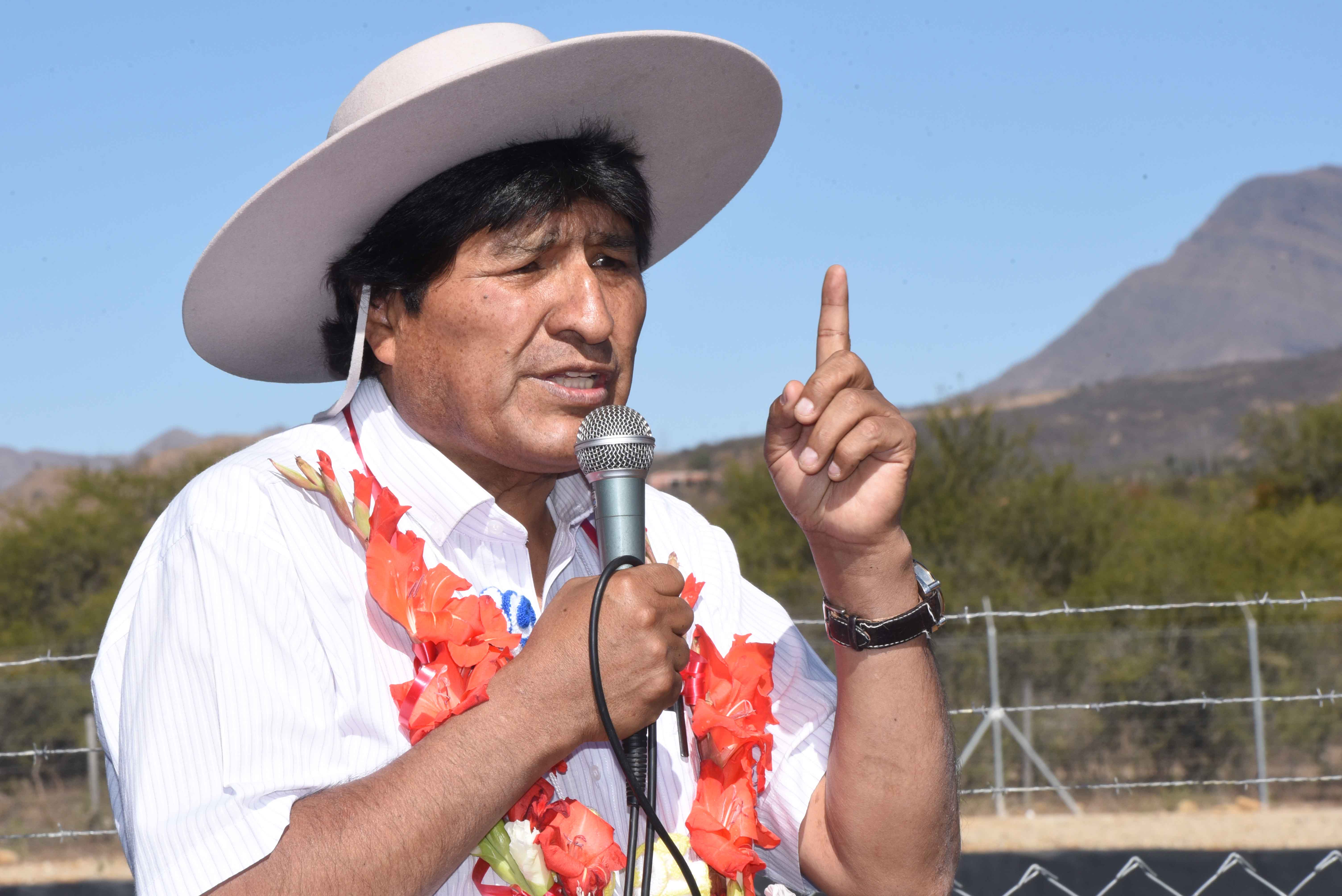 El mandatario aseguró que seguirá defendiendo la honestidad y la verdad de los nueve bolivianos sentenciados por la Justicia de Chile.