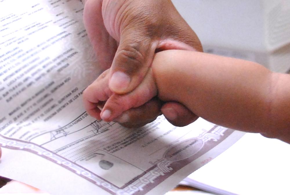 En la nueva reforma, los padres están obligados a colocar el orden de los apellidos en la solicitud de inscripción en el Registro Civil.