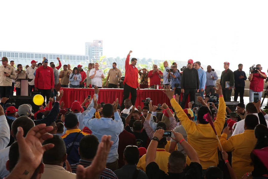 El mandatario venezolano insiste en proteger el salario de los trabajadores perjudicados por la especulación.