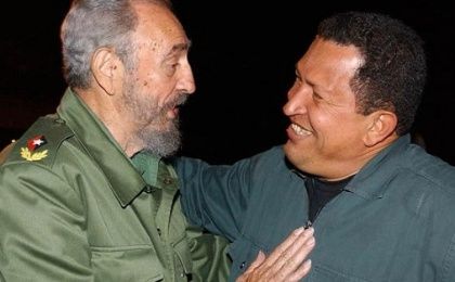 Cuba President Fidel Castro (L) with Venezuelan President Hugo Chavez (R).
