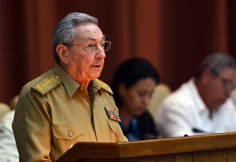 El mandatario Raúl Castro reafirmó su solidaridad al pueblo venezolano y a su unión cívico-militar, encabezada por su homólogo Nicolás Maduro.
