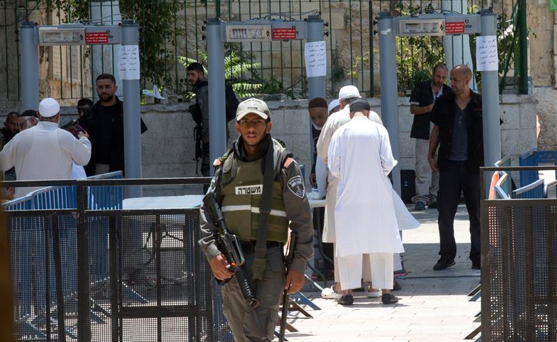 El Gobierno israelí aumentó las medidas de seguridad en la Explanada de las Mezquitas en la Ciudad Vieja de Al-Quds.