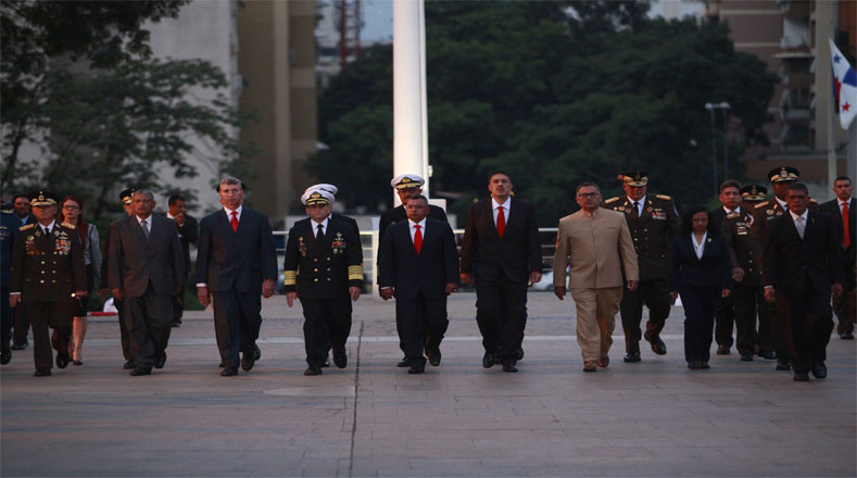 Gabinete ministerial del gobierno del presidente Nicolás Maduro asistieron al acto.