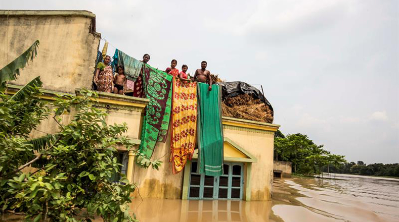 Millones de evacuados y muertos por inundaciones en India