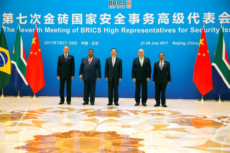 BRICS son las siglas de Brasil, Rusia, India, China y Sudáfrica, potencias emergentes que buscan crear una nueva organización financiera internacional.
