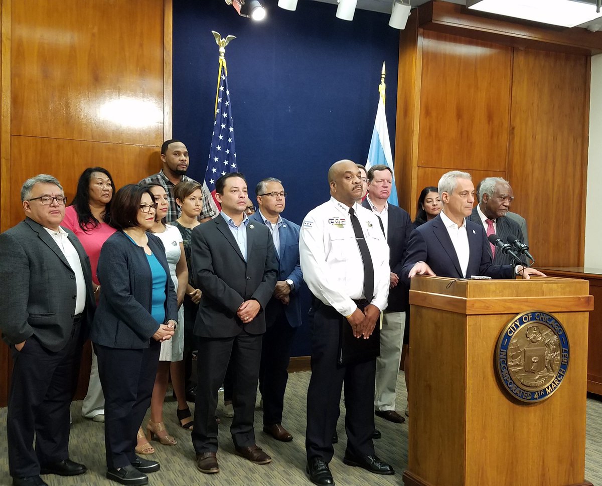 Emanuel: Chicago no dejará que los derechos fundamentales de nuestros residentes sean aislados y violados