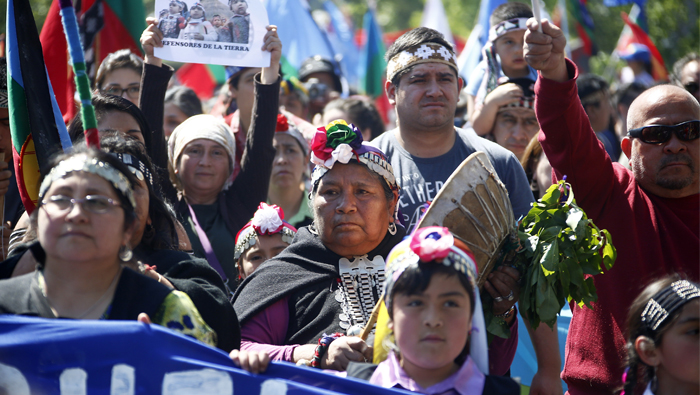 Los Mapuches y todo el pueblo argentino piden al Gobierno la aparición del joven Santiago Maldonado.