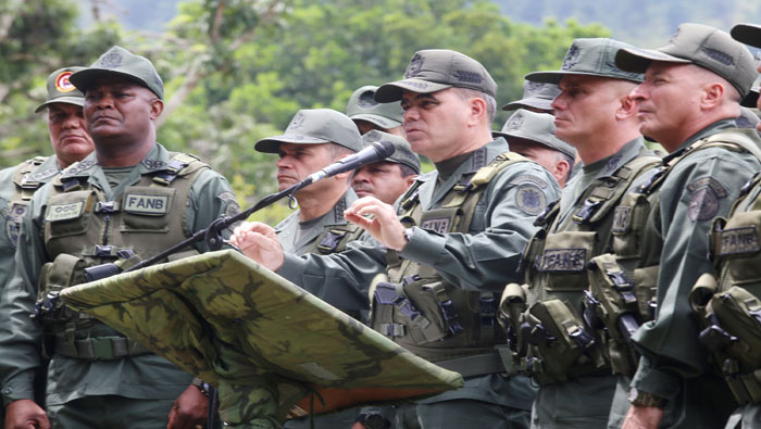 El ministro de Defensa pidió al pueblo venezolano unirse y enfrentar con firmeza las amenazas estadounidenses.