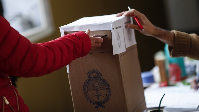 Rogelio Frigerio indicó que habrá que esperar el recuento de votos que realizará la justicia electoral para conocer los resultados definitivos.