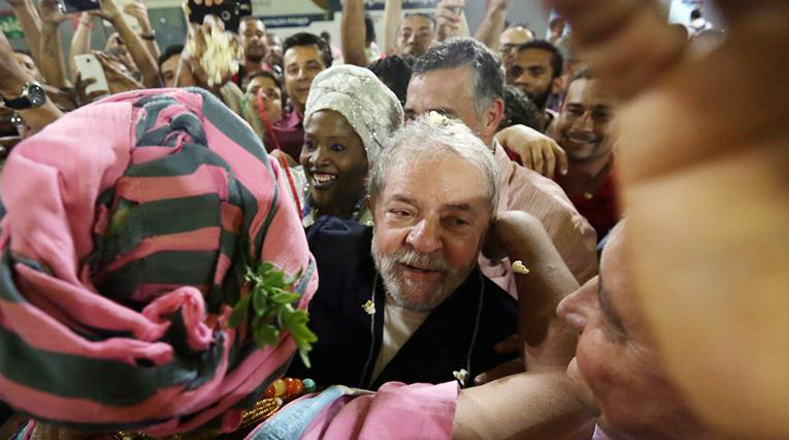 El expresidente Luiz Inácio Lula da Silva inició una caravana por varias ciudades de Brasil para conocer las necesidades de sus habitantes.