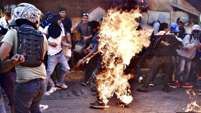 La presidenta de la ANC indicó que atenderán a los afectados por el odio, el terror y la violencia impuesta por grupos de choques de la oposición venezolana.