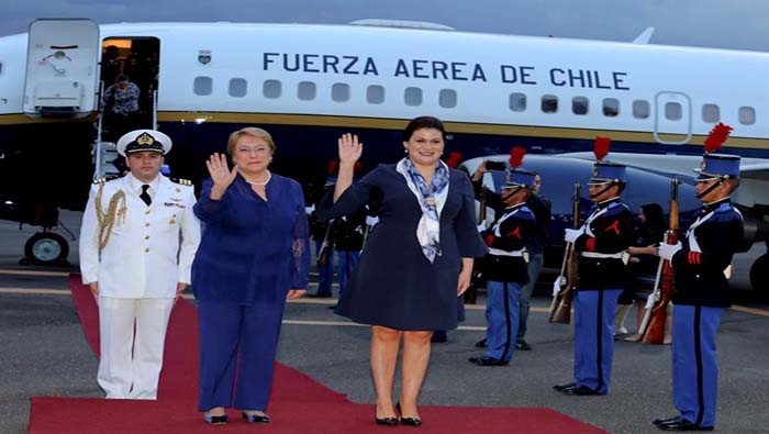 La mandataria chilena permanecerá en la nación centroamericana hasta este miércoles.