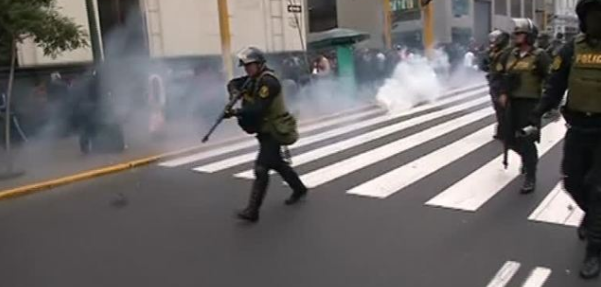 Police Confront Striking Teachers Again in Peru