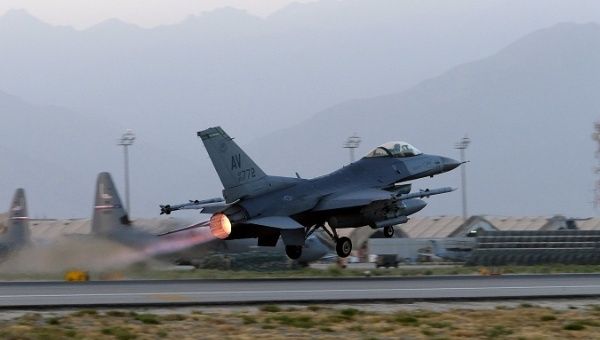 A U.S. Air Force F-16 Fighting Falcon aircraft takes off for a nighttime mission at Bagram Airfield, Afghanistan, on August 22, 2017. 