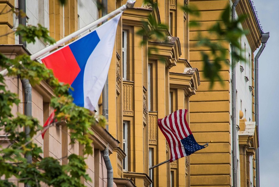 La presencia diplomática estadounidense en Rusia quedó reducida a 455 personas, el mismo número de representantes rusos en Estados Unidos.