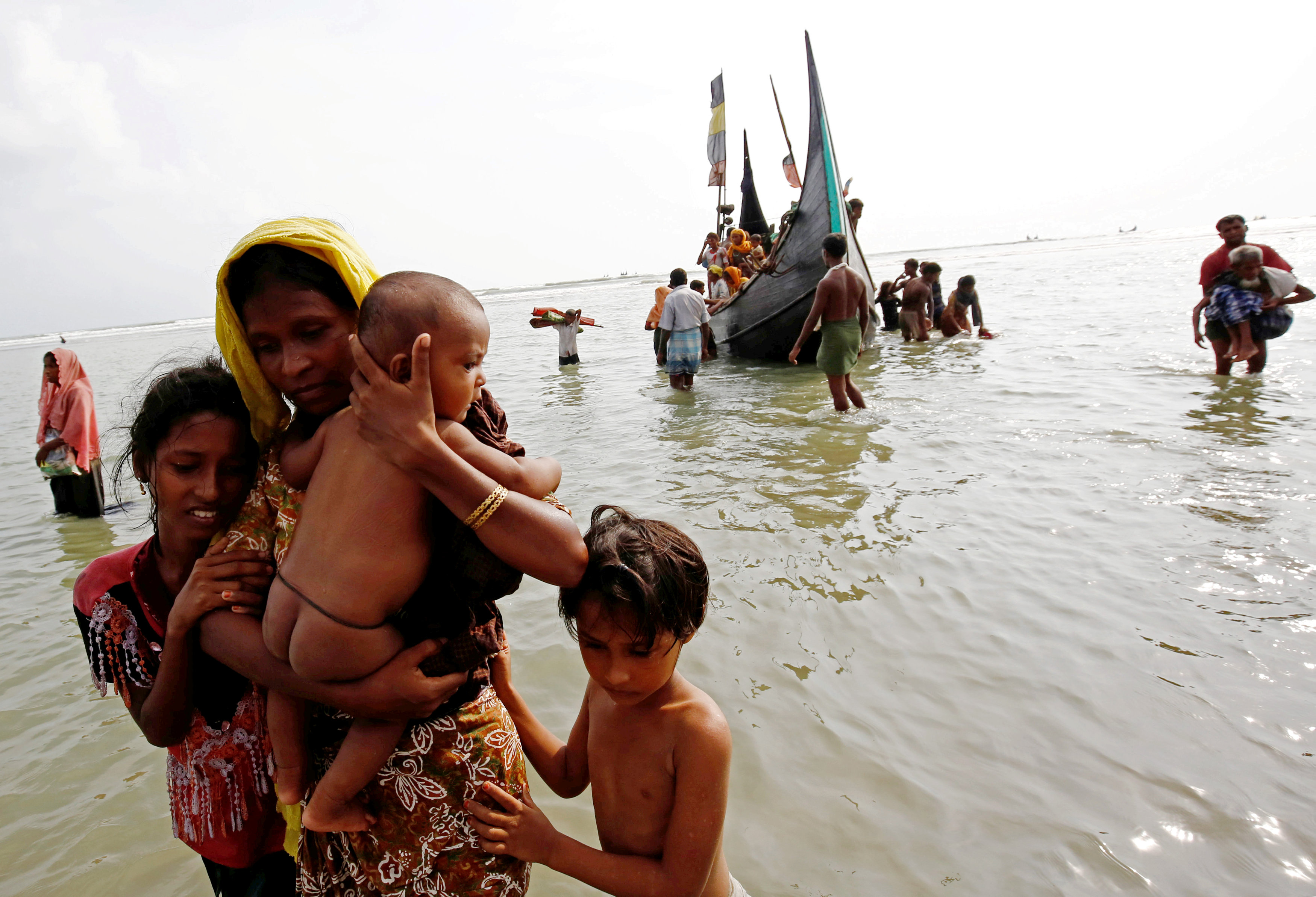 74.000 hombres, mujeres y niños del pueblo Rohingya han debido huir a Bangladés para salvar sus vidas.