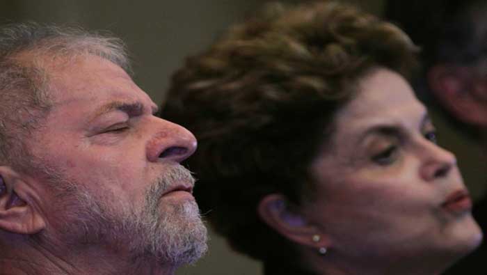 Rousseff (d) desestimó la denuncia presentada en contra de ella y de Lula (i).