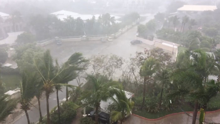 Irma de categoría 5 se mueve durante las últimas horas entre el norte de República Dominicana y Haití y las Islas de Turcas y Caicos.