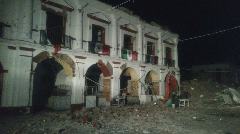 Vista general de los daños al palacio municipal del municipio de Juchitán, en el estado de Oaxaca, México.