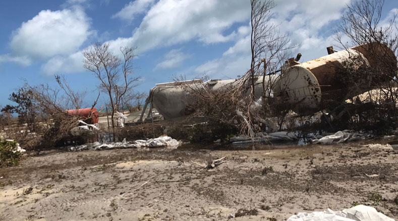 Antigua también sufrió daños, pero no tan graves como en Barbuda, que estuvo incomunicada durante 12 horas.