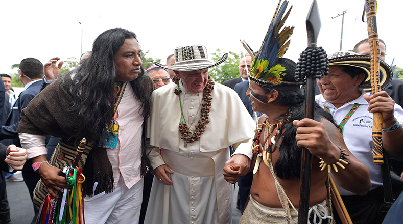El papa Francisco acudió a la localidad de Villavicencio, donde fue recibido por una multitud expectante y con numerosos actos culturales.