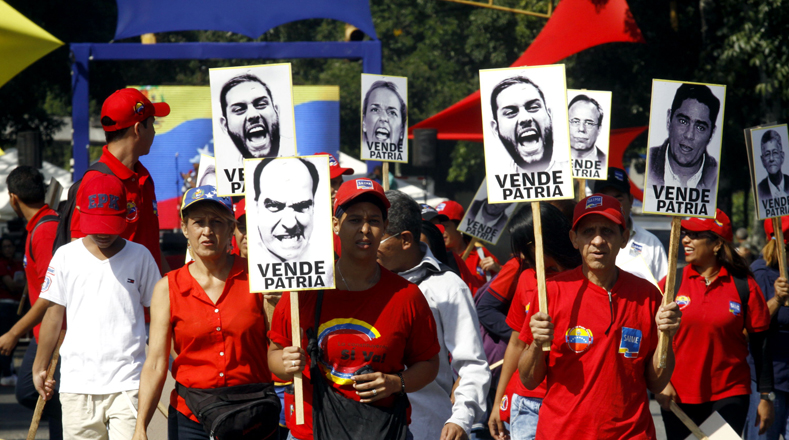 Los venezolanos levantan sus voces en contra de las sanciones de EE.UU. que pretenden interrumpir el proceso revolucionario en el país.