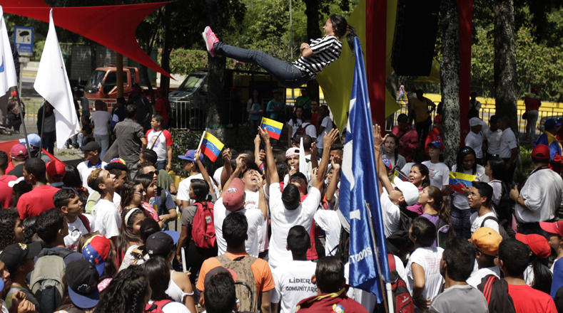Venezolanos realizan marcha antiimperialista hacia Fiscalía