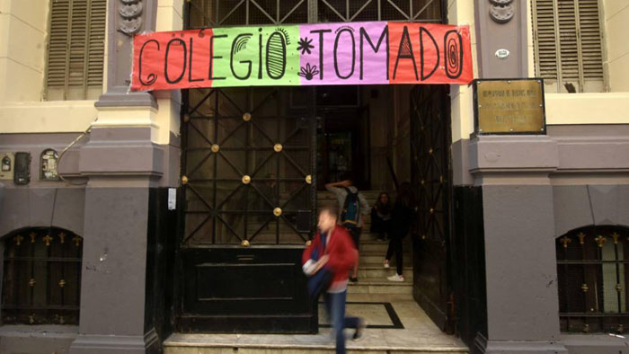 El proyecto es resistido con tomas y asambleas estudiantiles en unas 17 instituciones  de Buenos Aires.