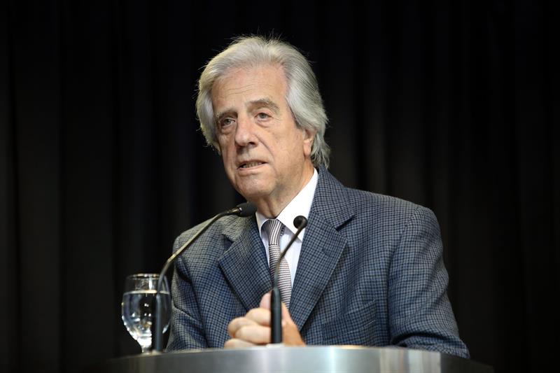 Uruguay: la renuncia que ensancha la grieta