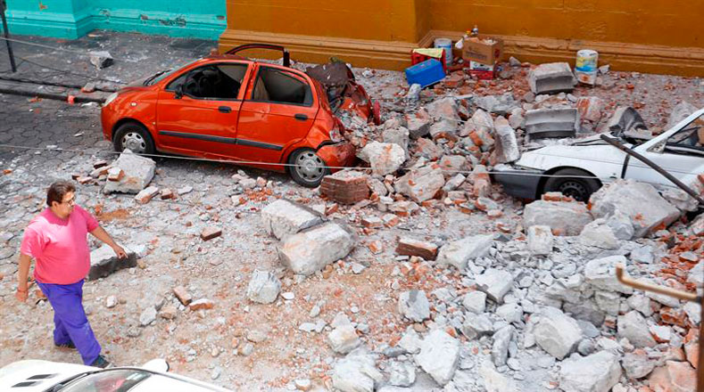Horas antes se llevaba a cabo un simulacro conmemorativo por los 32 años de otro fuerte terremoto.