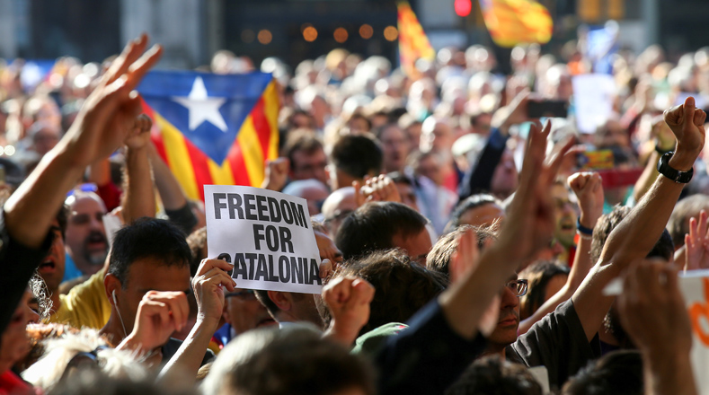 La Guardia Civil española efectuó la detención en cumplimiento de una orden judicial en relación con los preparativos del referendo del 1 de octubre en Cataluña.