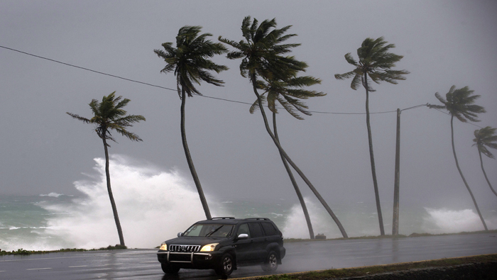 El fuerte oleaje es una de las consecuencias de la potencia del huracán María.