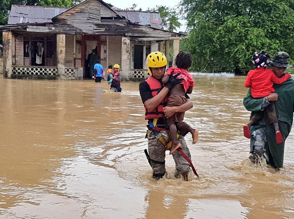 Como medida preventiva, la Onamet mantiene un aviso de inundaciones repentinas o graduales para 24 de las 32 provincias del país.