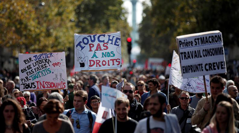 La movilización de este sábado inició desde la plaza de la Bastilla, donde participan también miembros de grupos activistas.