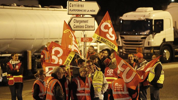 Los transportistas esperan que Macron deje a un lado la reforma laboral.
