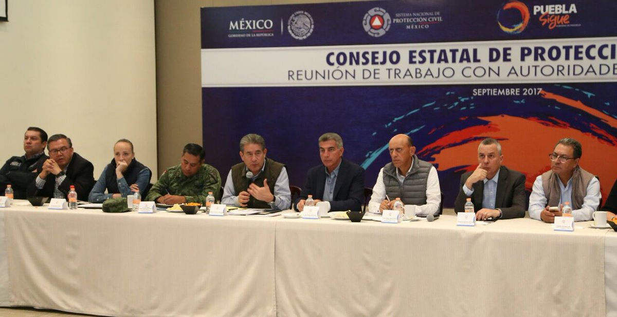 Según Puente, se estima que unas 43 personas siguen desaparecidas, la mayoría de ellas atrapadas en un edificio derrumbado en la Ciudad de México.