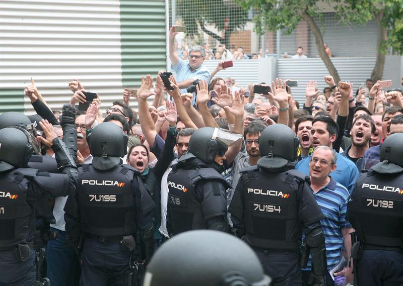 Los catalanes lograron votar a pesar del despliegue de la Policía Nacional y de la Guardia Civil.