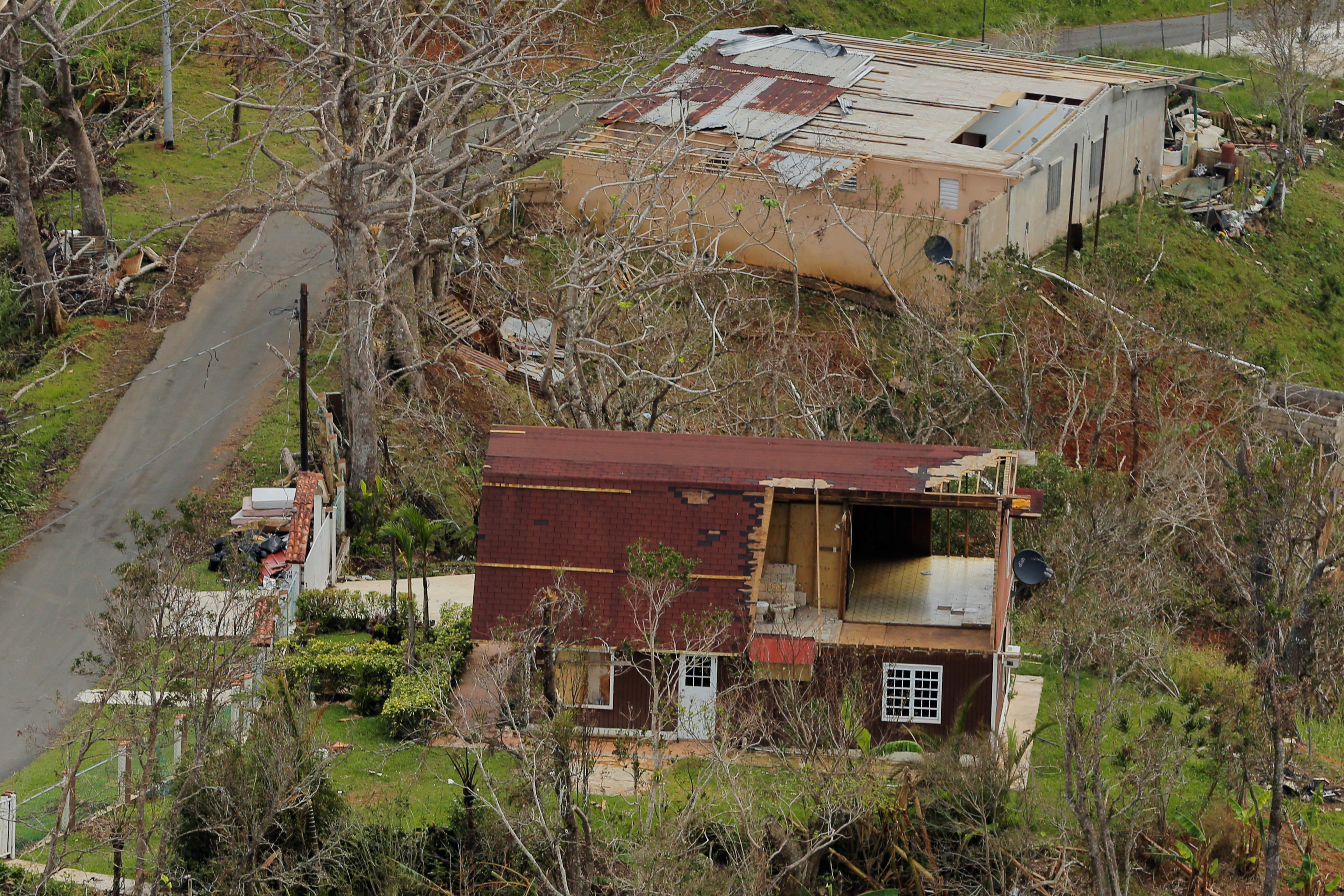 Unas 6.900 personas permanecen en refugios en Puerto Rico a la espera de que sus hogares sean reparados.