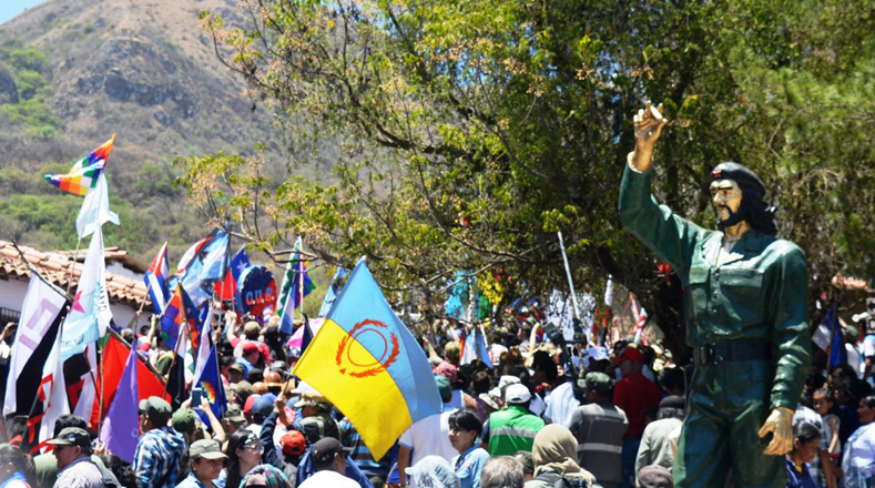 El mandatario boliviano participó en los actos junto a numerosos movimientos sociales y artistas invitados.