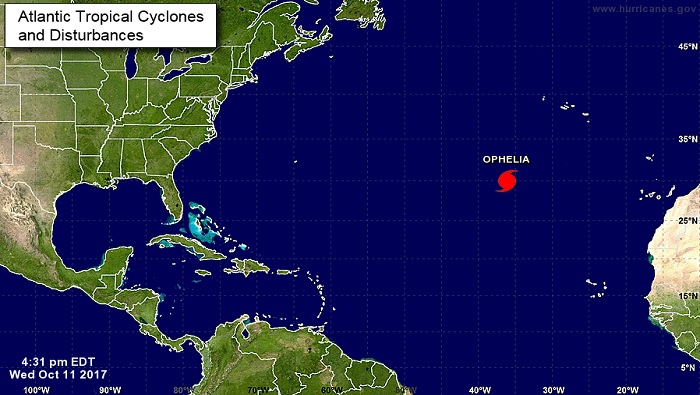 Ofelia se transformó en huracán de categoría 1 con vientos máximos sostenidos de 120 kilómetros por hora.