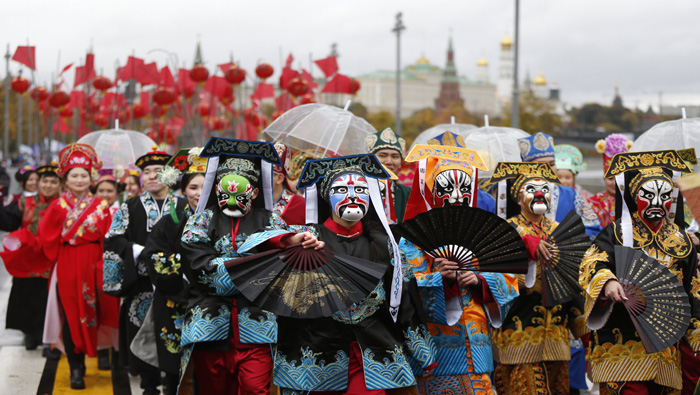 Culturas de diversos países del globo fueron representadas en la capital rusa.