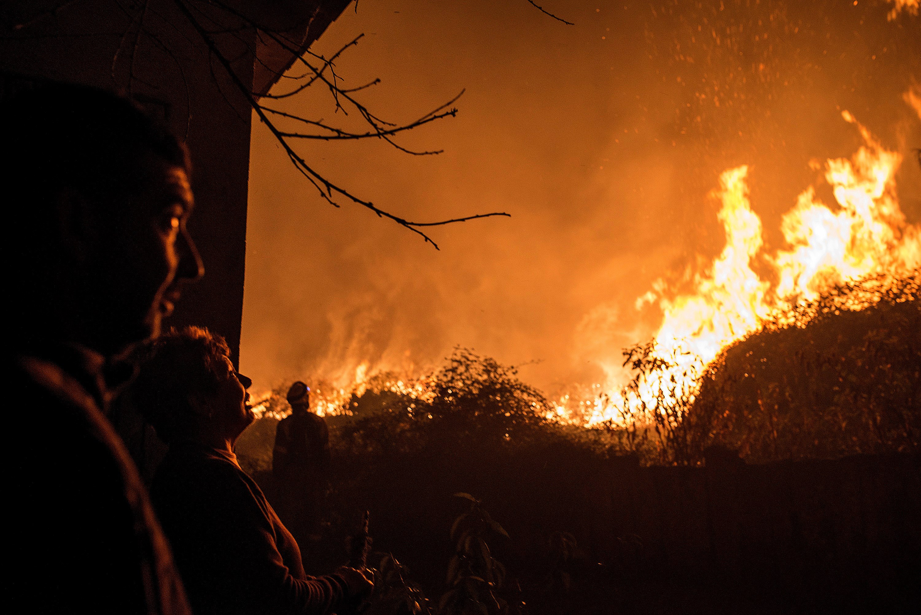 De los 105 incendios activos en Galicia, 15 de ellos está decretado el nivel 2.