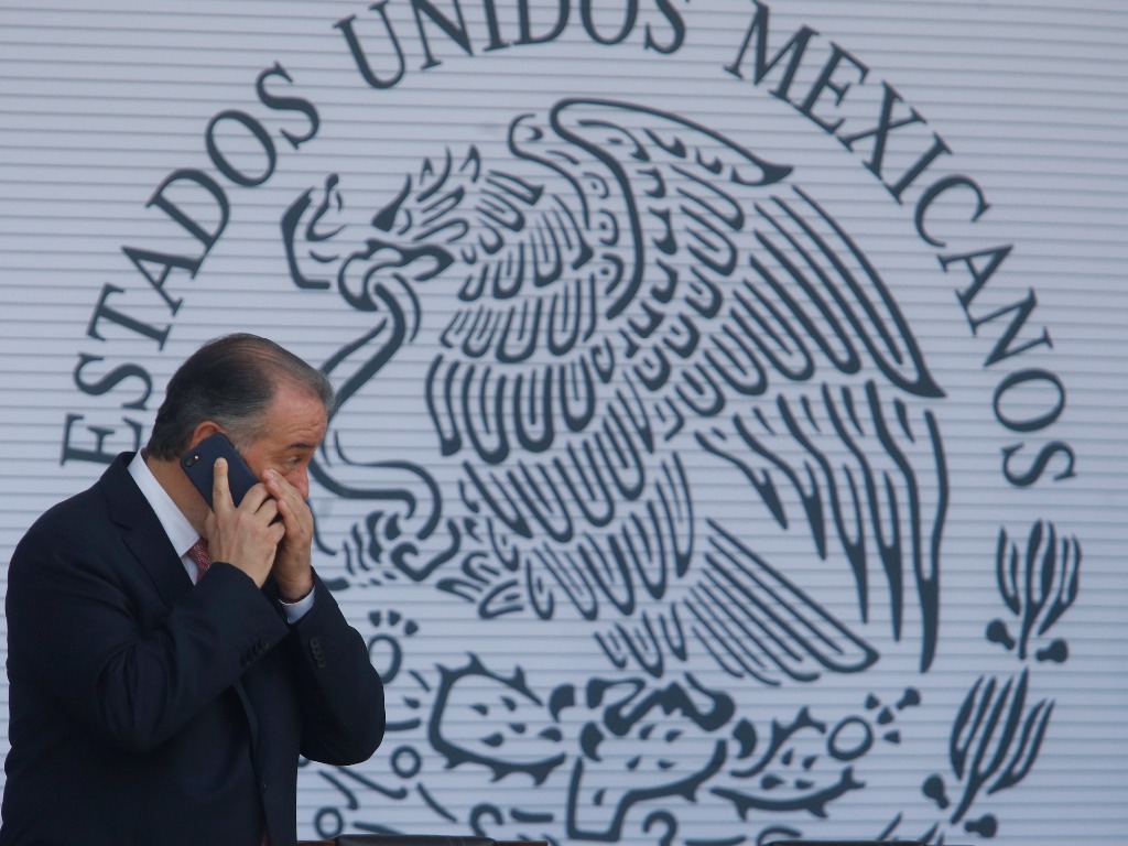 Renuncia procurador general de México, Raúl Cervantes